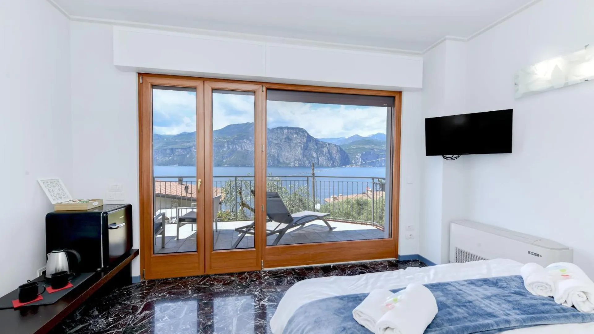 Maison Sabina Con Splendida Vista Lago Ed Idromassaggio Sommavilla 0*,